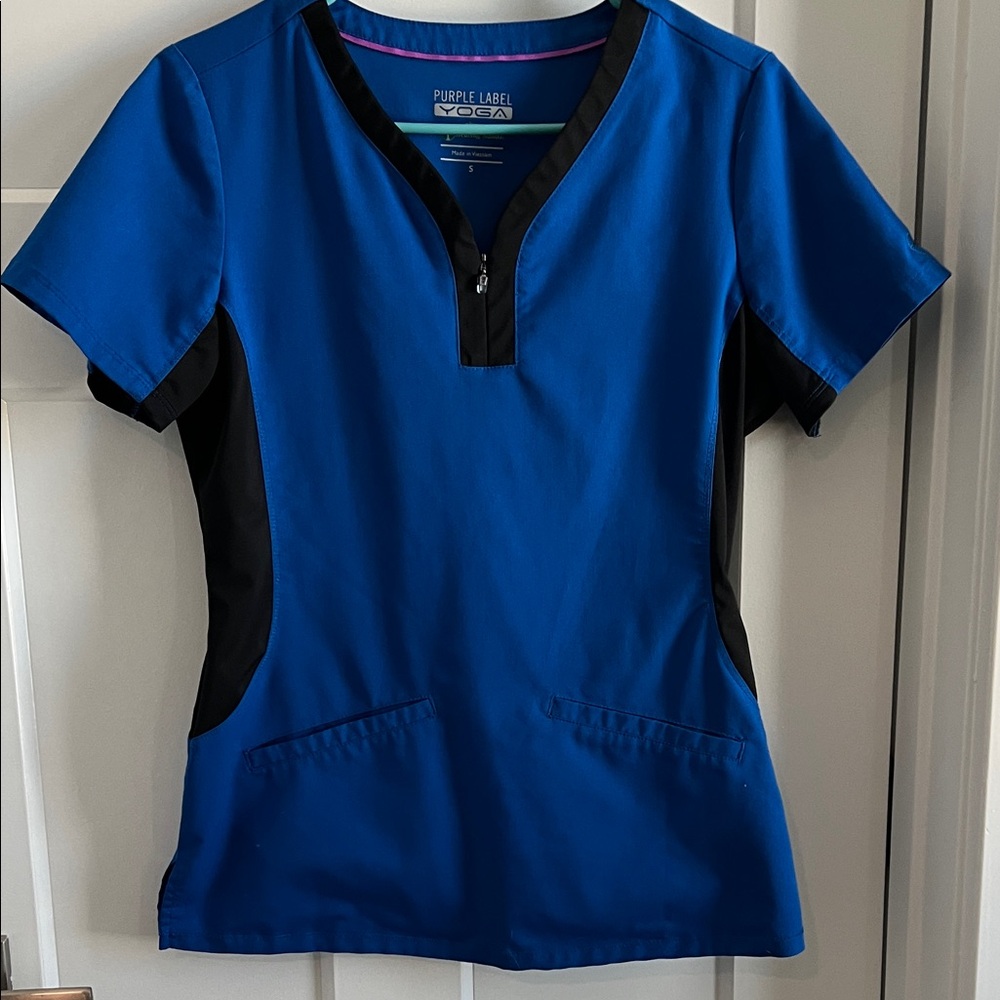 Healing Hands Blue and Black Short Sleeve Top